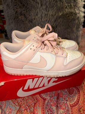 Nike Women’s Low-Top Sneakers - Light Pink & White